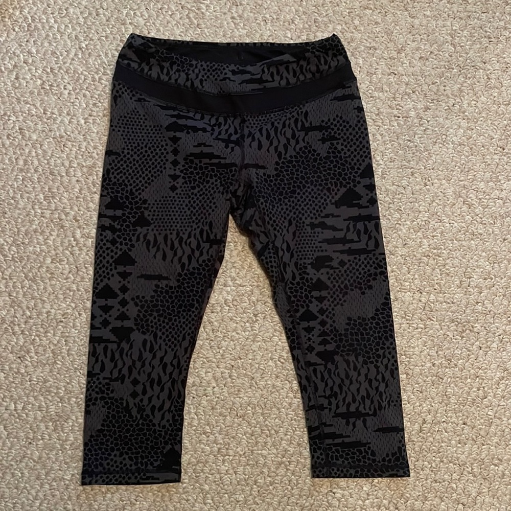 Lucy leggings 20” inseam Size L very comfy some wear on legs